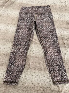 Define PowerHold® High-Waisted 7/8 Legging - Large